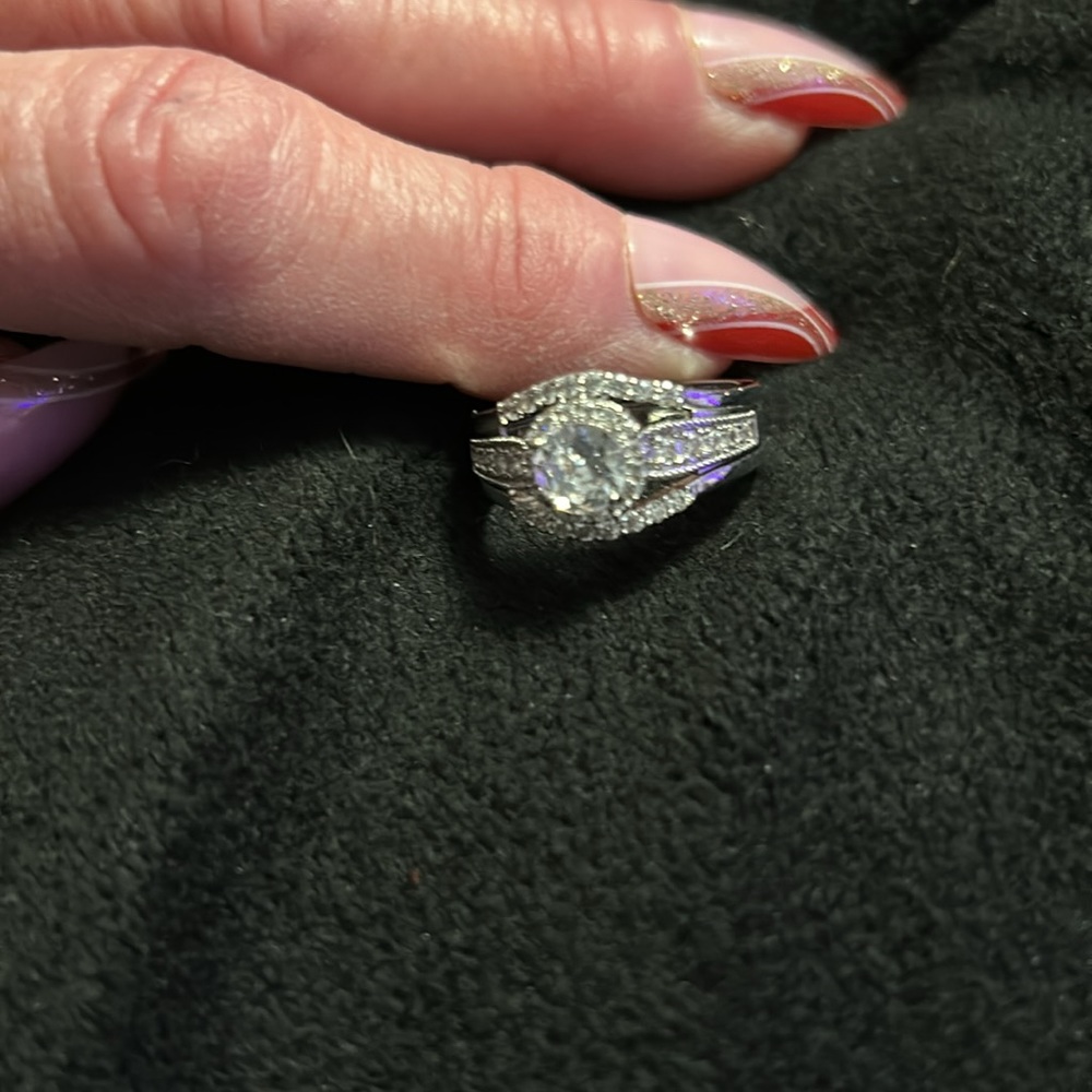 Ring - Picture 5 of 6
